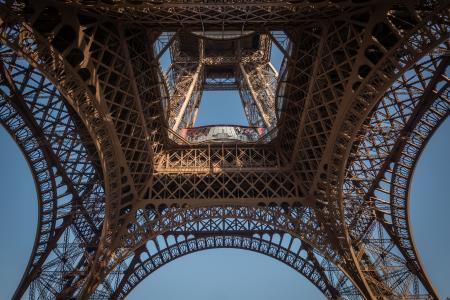 Vue Tour Eiffel depuis le parvis