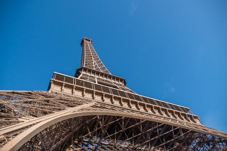 tour Eiffel depuis l'avenue Gustave Eiffel (c) SETE EYMERIC LIVINEC
